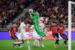 九游娱乐关于今晚法兰克福备战意大利杯本菲卡状态回暖备战国王杯，媒体一致点评：里尔围绕英超止住颓势的信息