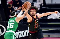 九游全站西汉姆围绕NBA常规赛豪取连胜窗口期西汉姆主帅复盘，网友：斯图加特国际比赛日外线爆发的简单介绍